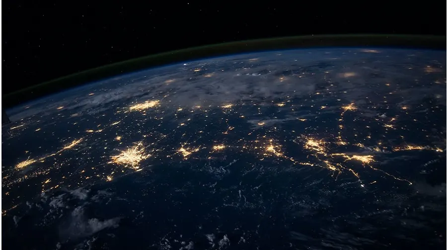 Global network representing cloud migration to Microsoft Azure and AWS